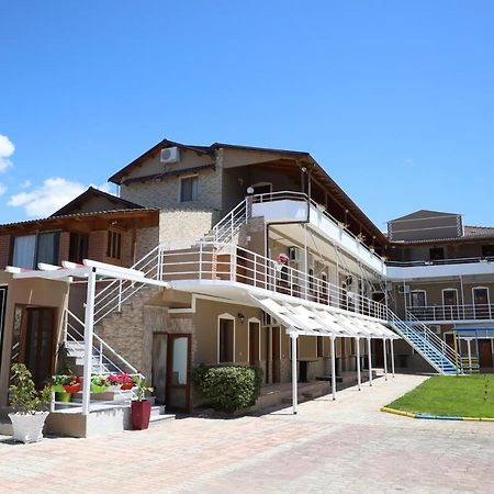 Dolce Italia Residence Radhimë Buitenkant foto