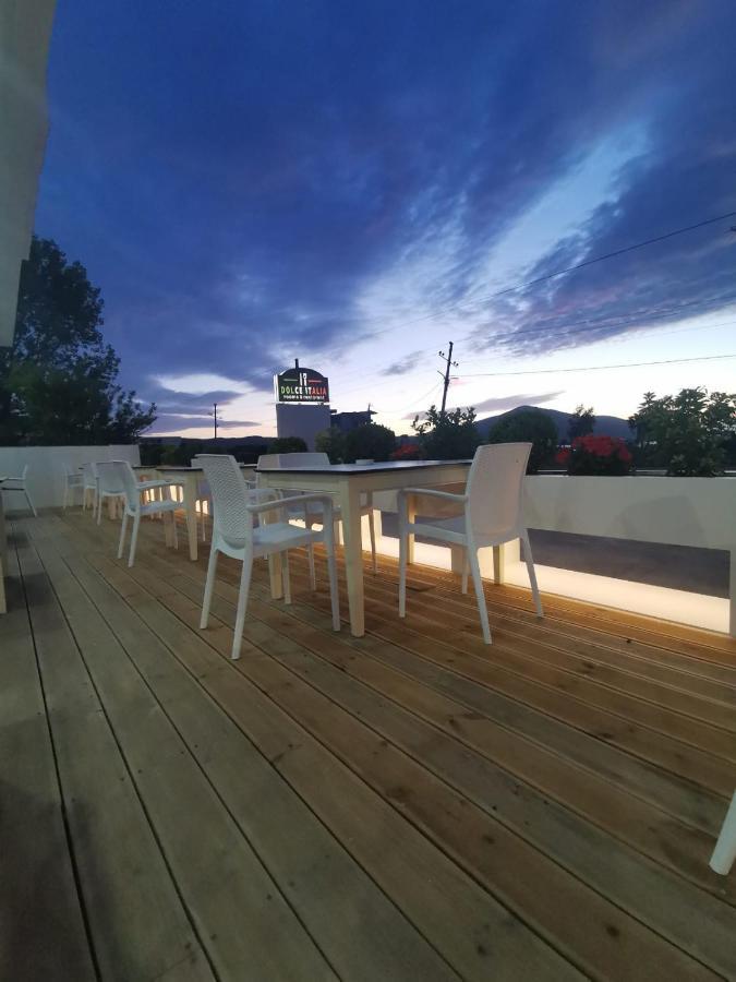 Dolce Italia Residence Radhimë Buitenkant foto
