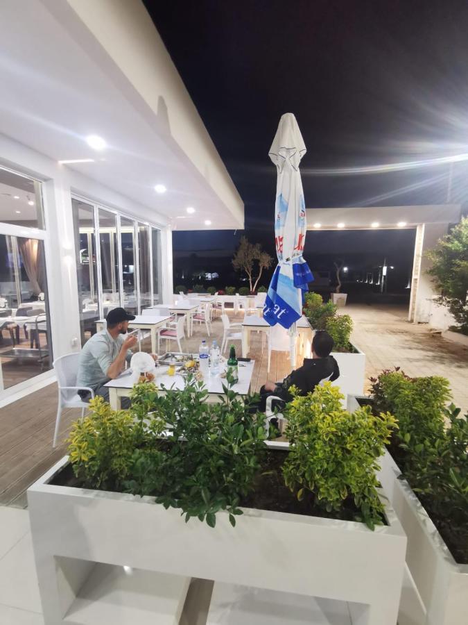 Dolce Italia Residence Radhimë Buitenkant foto