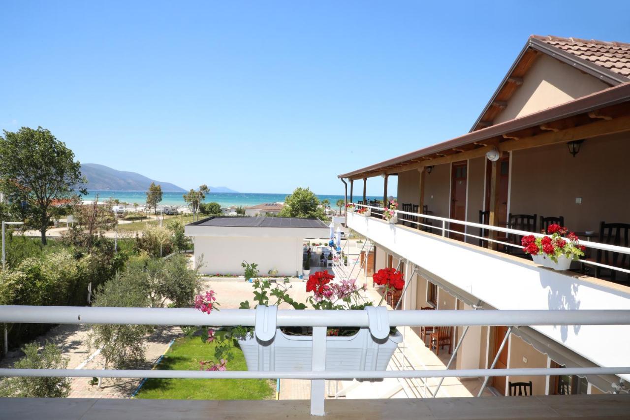 Dolce Italia Residence Radhimë Buitenkant foto