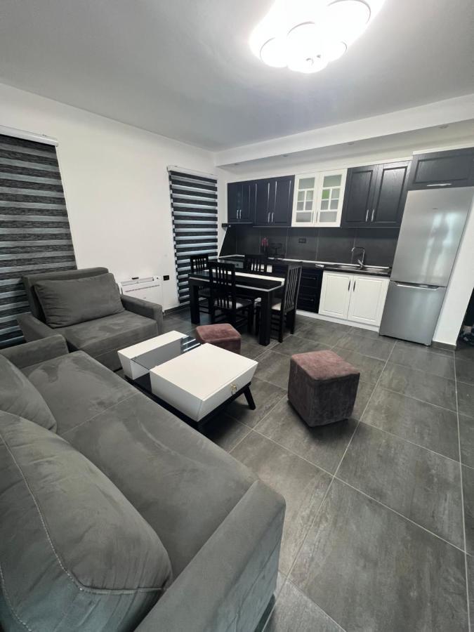 Dolce Italia Residence Radhimë Buitenkant foto