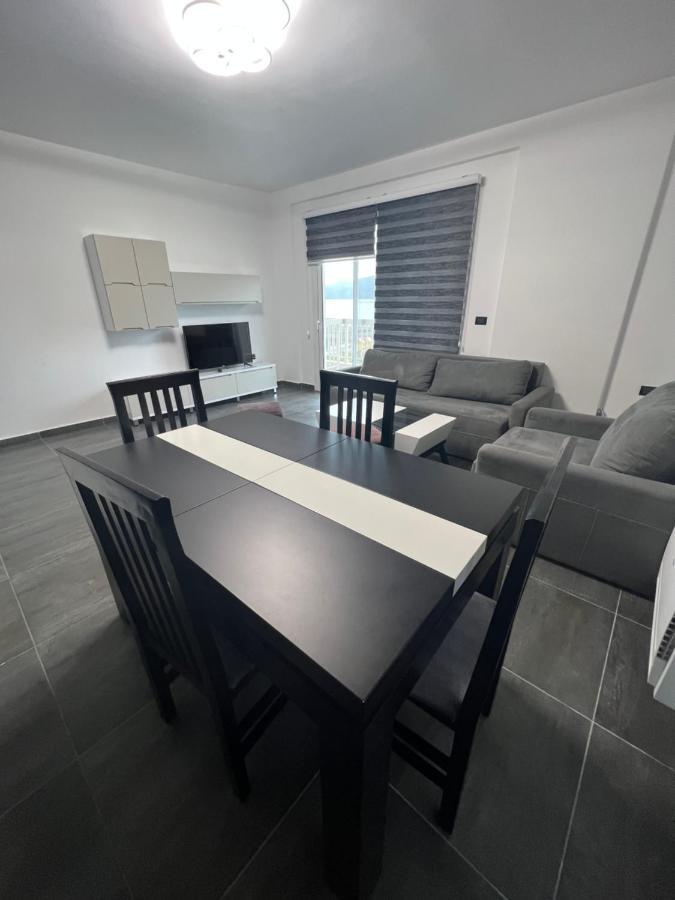 Dolce Italia Residence Radhimë Buitenkant foto